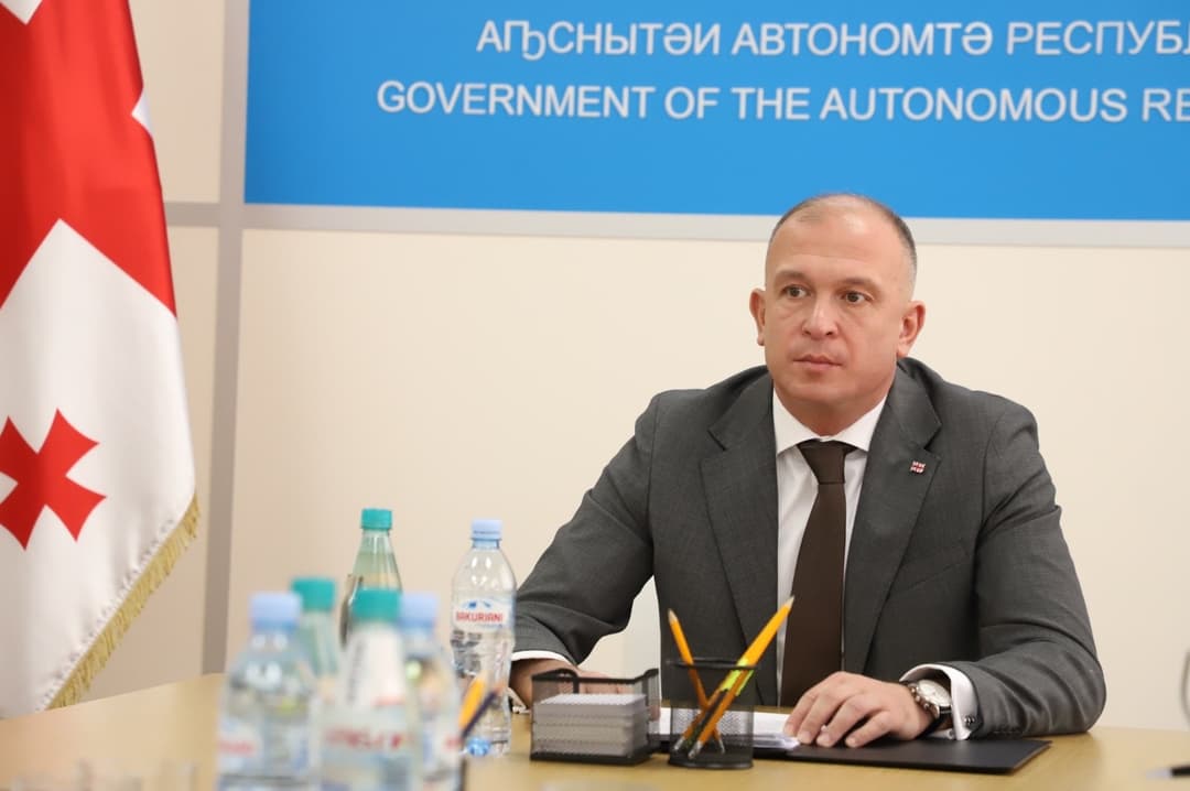ლევან მგალობლიშვილი – აფხაზეთის მთავრობის აპარატში ამოქმედდა ცხელი ხაზი, სადაც მოქალაქეები ყველა საჭირო კითხვაზე ამომწურავ ინფორმაციას მიიღებენ