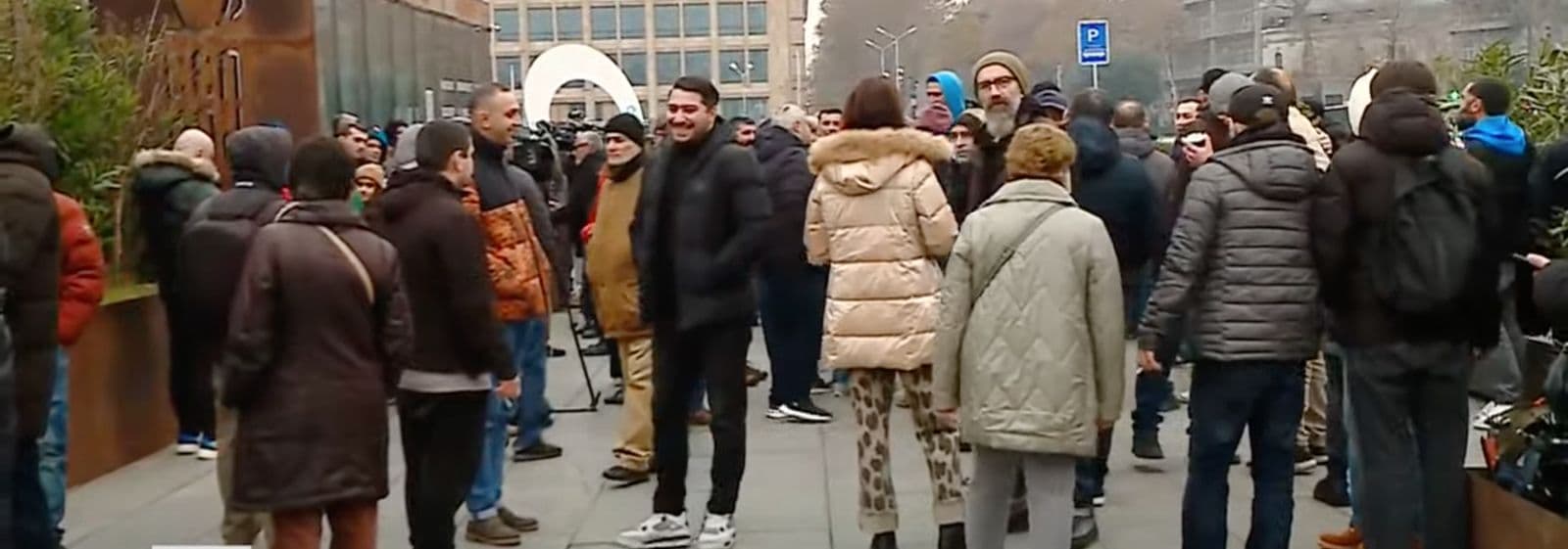 Frontnews image description