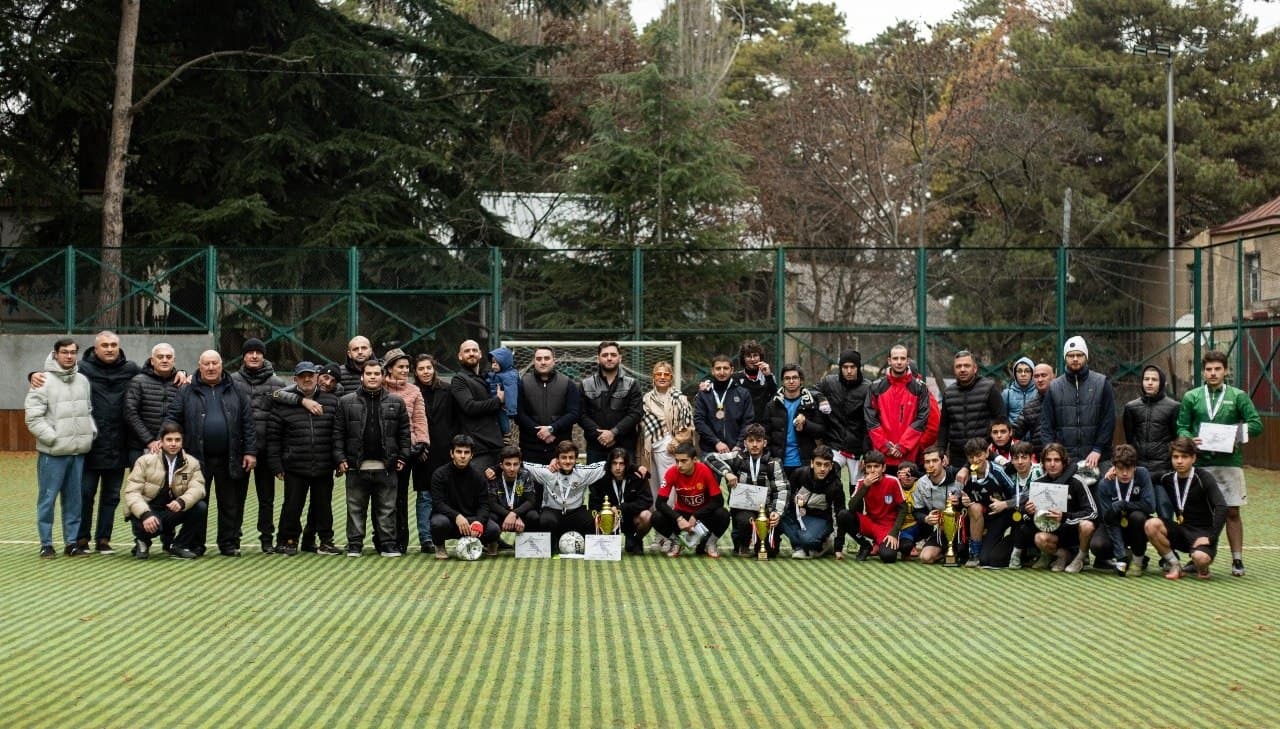 Frontnews image description