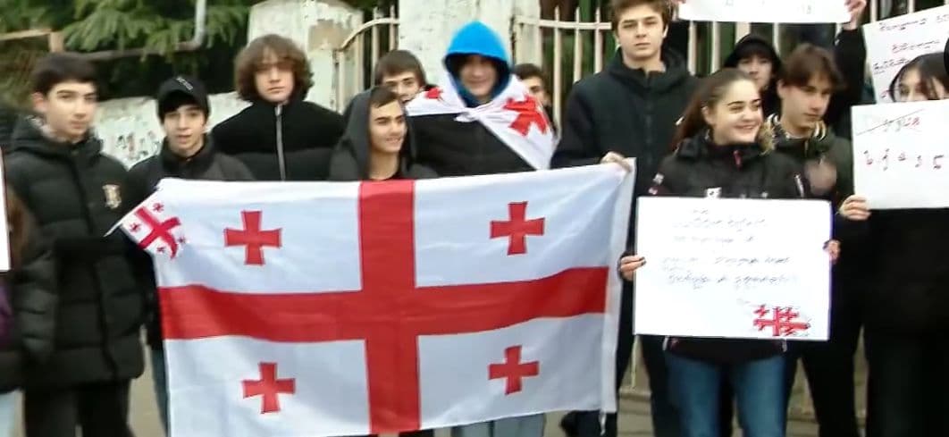თბილისსა და რეგიონებში სკოლების პროტესტი გრძელდება