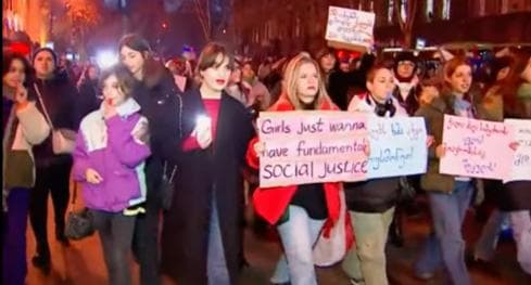 ფილარმონიიდან რუსთაველისკენ ქალების მარში იმართება