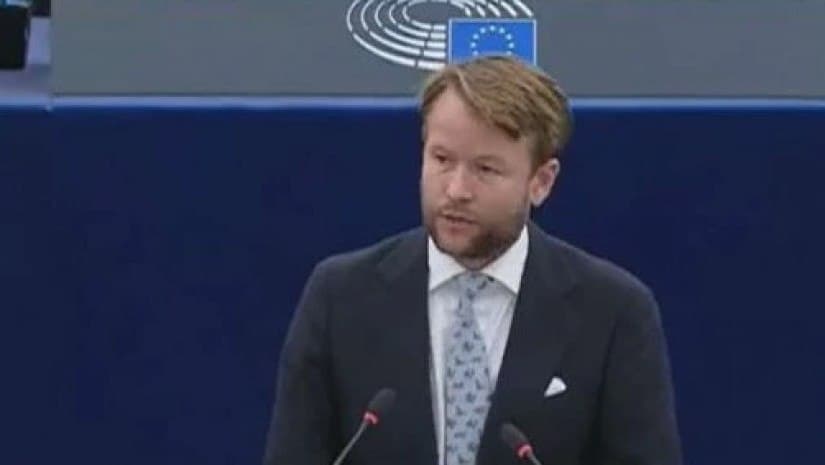 “დავასანქციროთ “ქართული ოცნების” ლიდერები, დავაფინანსოთ  დამოუკიდებელი მედია და მხარი დავუჭიროთ სალომე ზურაბიშვილს”