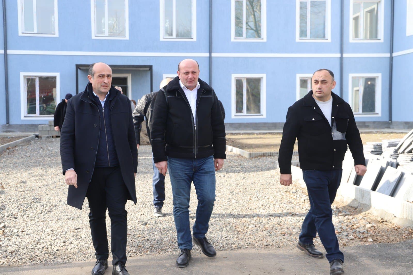 Frontnews image description