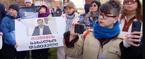 Frontnews image description