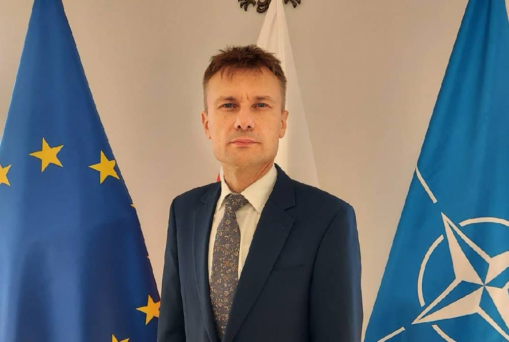 Frontnews image description