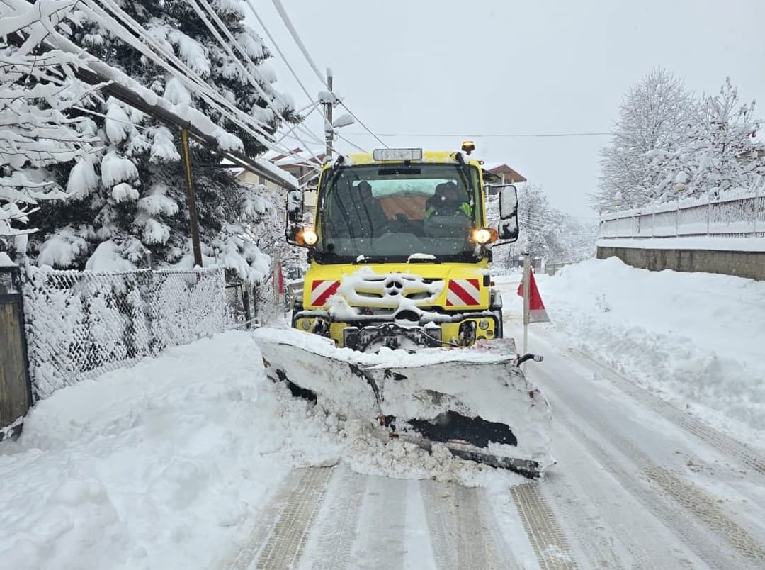 ბაკურიანის განვითარების სააგენტოს ტრანსპორტისა და დასუფთავების სამსახურები საგანგებო რეჟიმში მუშაობენ