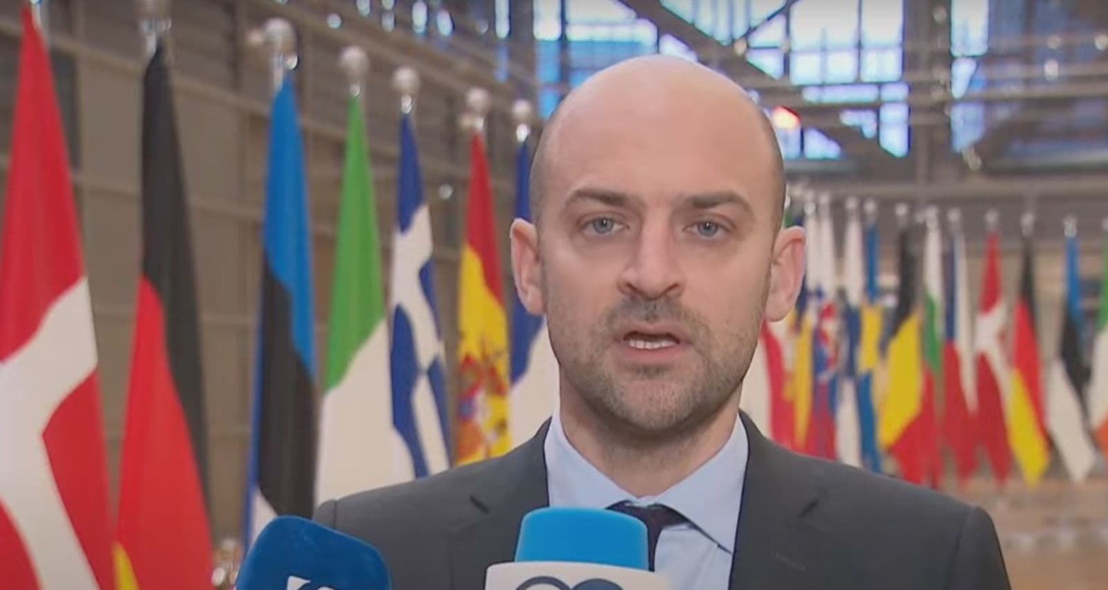 Frontnews image description