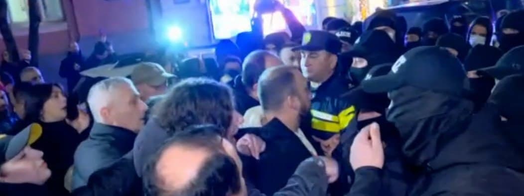 Opposition leaders Elene Khoshtaria and Giorgi Kirtadze detained in Batumi