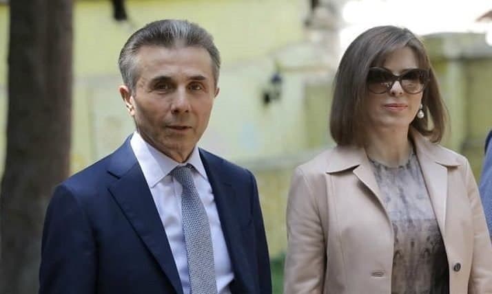 ბიძინა და ეკატერინა ივანიშვილები საზოგადოებას შობას ულოცავენ