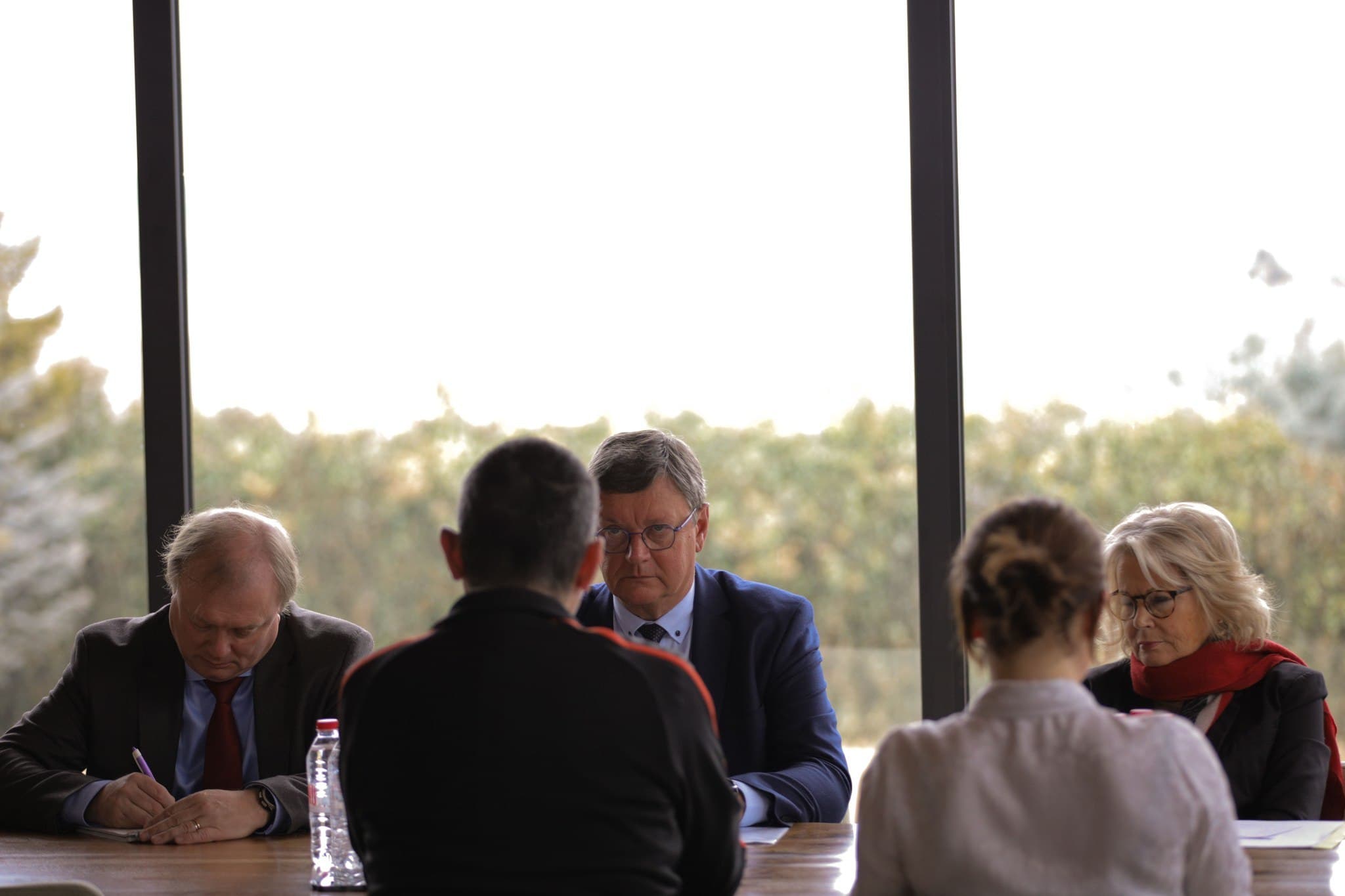 Frontnews image description