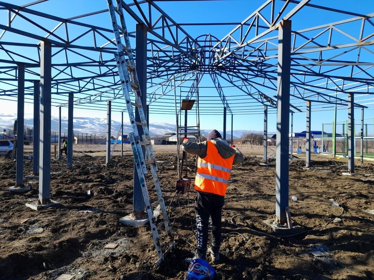 Frontnews image description