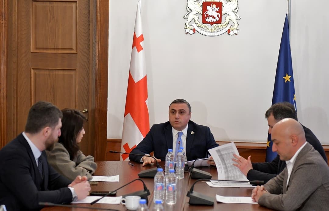 საპროცედურო საკითხთა და წესების კომიტეტმა ირაკლი ბერაიასთვის პარლამენტის წევრის უფლებამოსილების ვადამდე შეწყვეტის საკითხზე იმსჯელა