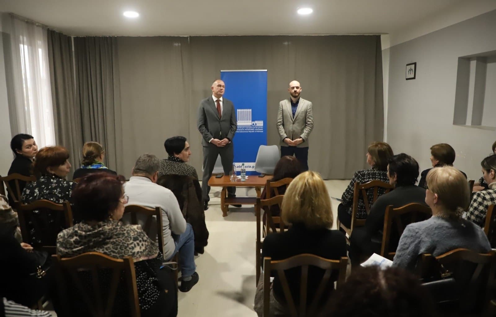 Frontnews image description