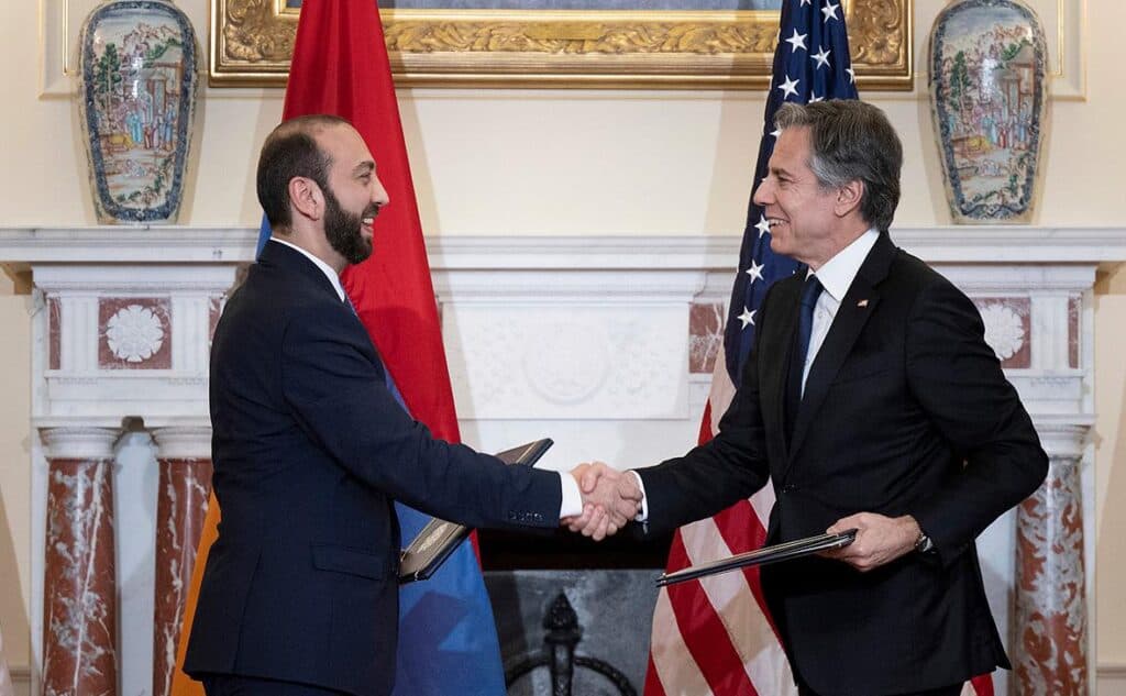 აშშ-მა და სომხეთმა სტრატეგიული პარტნიორობის შესახებ დოკუმენტი გააფორმეს