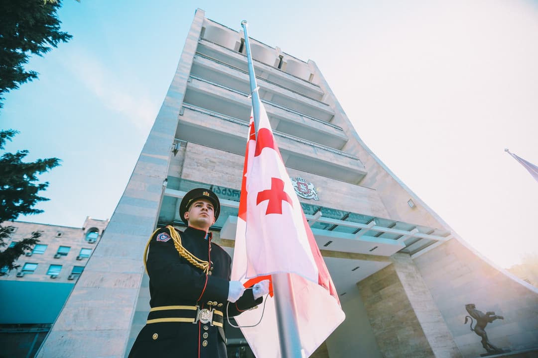 შსს-ს სხვადასხვა დანაყოფში დროშის აღმართვის ცერემონია გაიმართა
