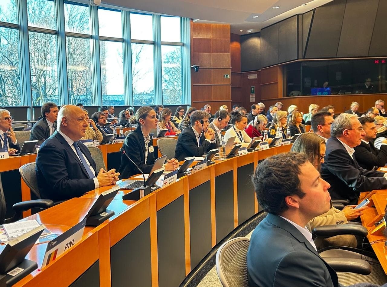 Frontnews image description