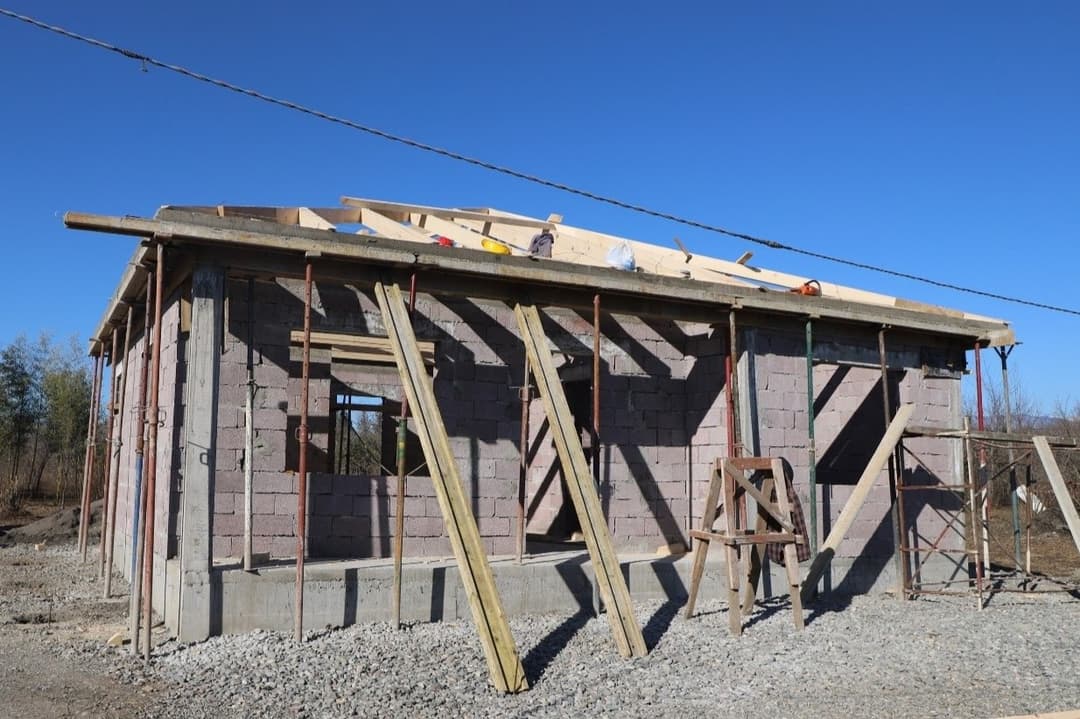 ზუგდიდში სოციალურად დაუცველი ოჯახებისთვის 9 სახლის მშენებლობა მიმდინარეობს