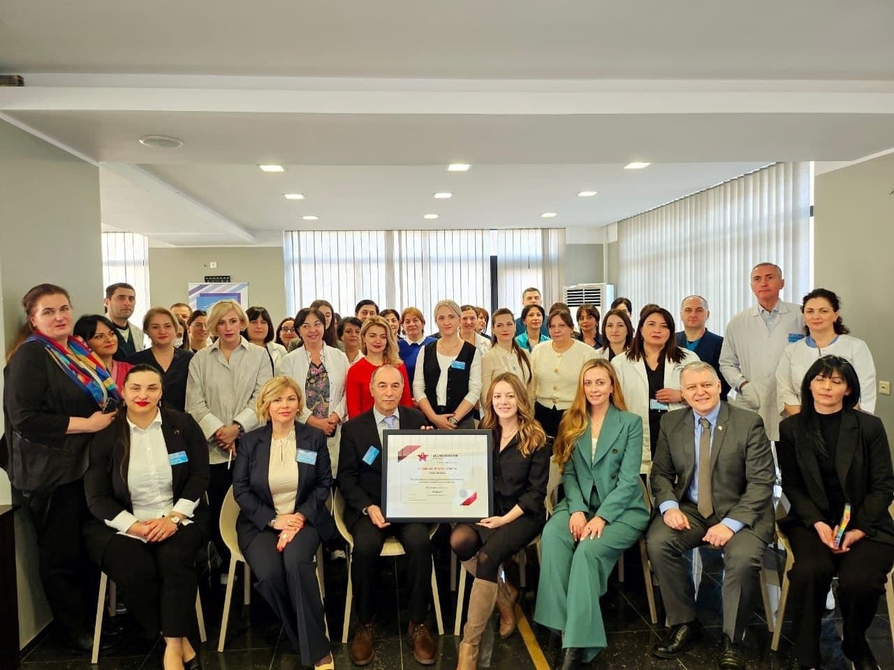 Frontnews image description