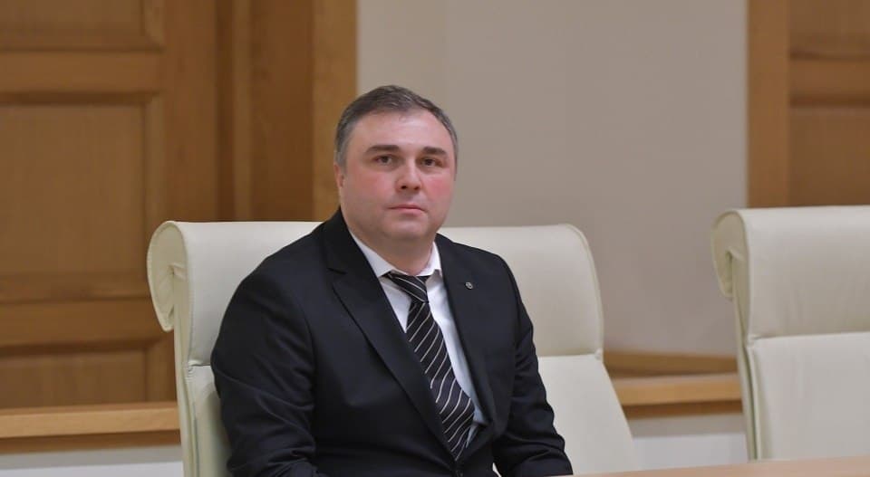 საკანონმდებლო ორგანომ გრიგოლ აბესაძის პარლამენტის წევრის უფლებამოსილება ცნო