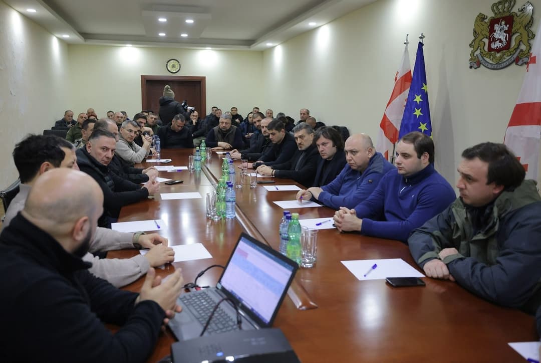 ირაკლი კობახიძემ საკოორდინაციო შტაბის სხდომაზე გურიის რეგიონში დღის განმავლობაში შესრულებული სამუშაოს ანგარიში მოისმინა