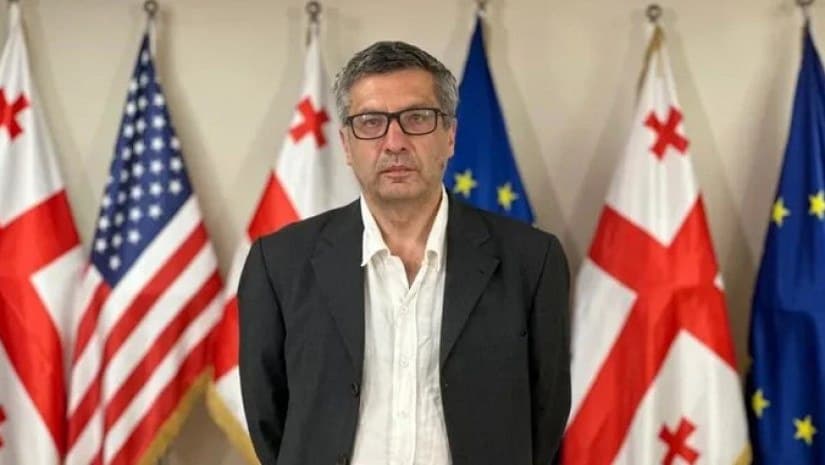 ლაშა ბაქრაძე – დღევანდელი 25 თებერვალი რაღაცით ჰგავს იმდროინდელ 25 თებერვალს, როდესაც საქართველომ დაკარგა დამოუკიდებლობა