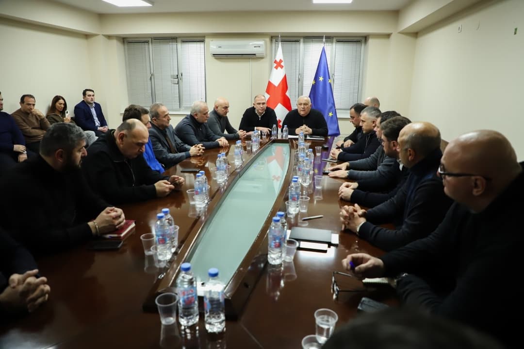 ლევან მგალობლიშვილმა ზუგდიდში სამუშაო ჯგუფის წევრებთან ერთად დევნილთა განსახლების ადგილებში დიდთოვლობის შედეგად გამოწვეული ვითარება შეაჯამა