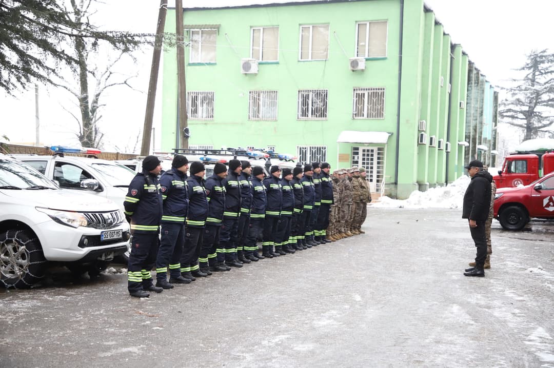 მეხანძრე-მაშველები დიდთოვლობასთან დაკავშირებით საგანგებო რეჟიმში მუშაობას განაგრძობენ