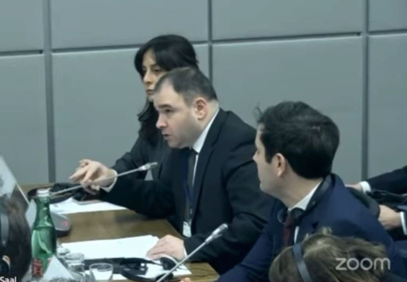 Frontnews image description