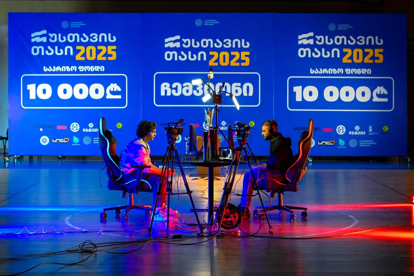 Frontnews image description