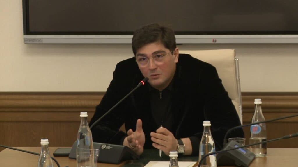 ბესო ხარძიანი – გიორგი უდესიანის პირადი პატიმარი იყო ბესო ხარძიანი, იგი ციხიდან ცოცხალი ვერ უნდა გამოსულიყო, ეს იყო მთელი შინაარსი