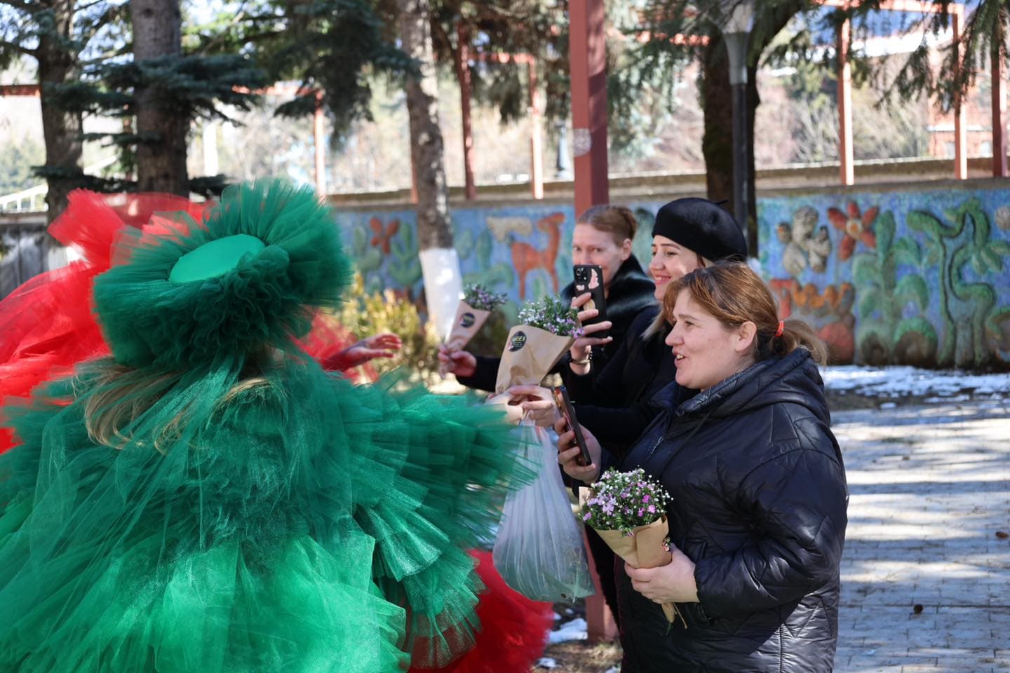 Frontnews image description