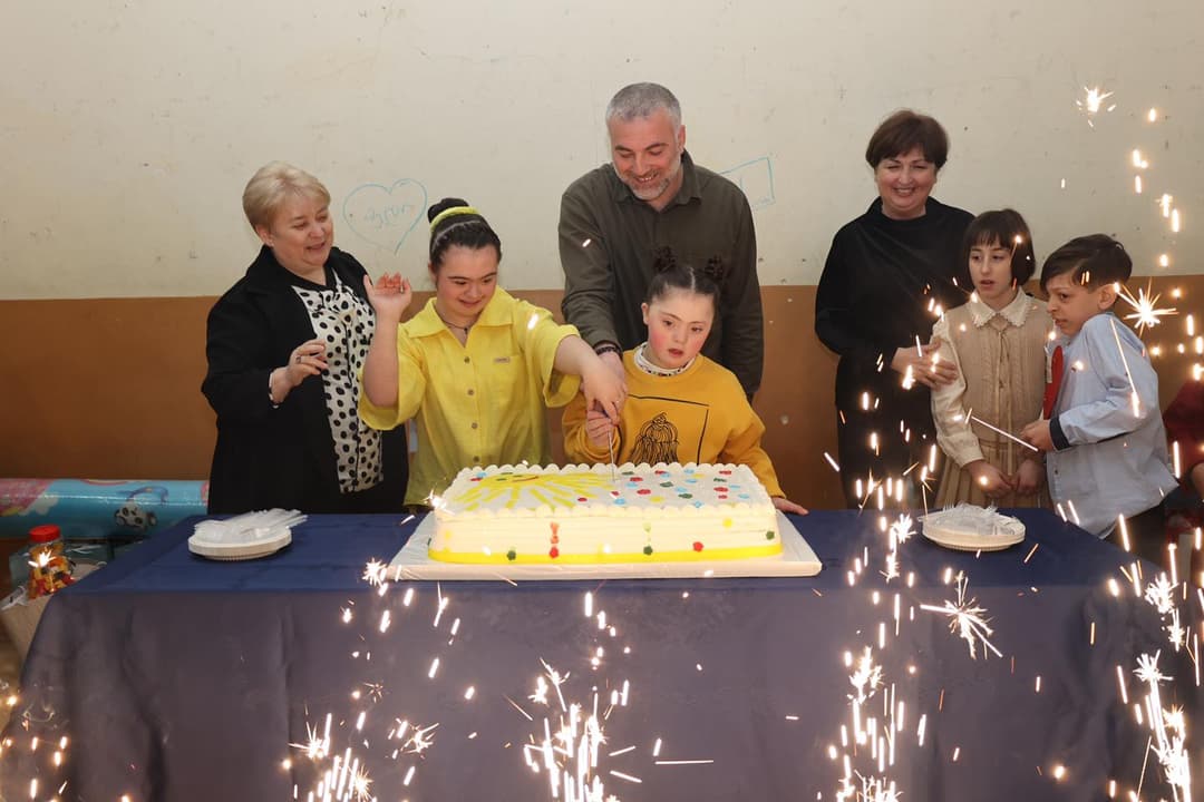 დაუნის სინდრომის დღესთან დაკავშირებით, ბორჯომის მუნიციპალიტეტის კულტურის განყოფილების ორგანიზებით, ღონისძიება გაიმართა