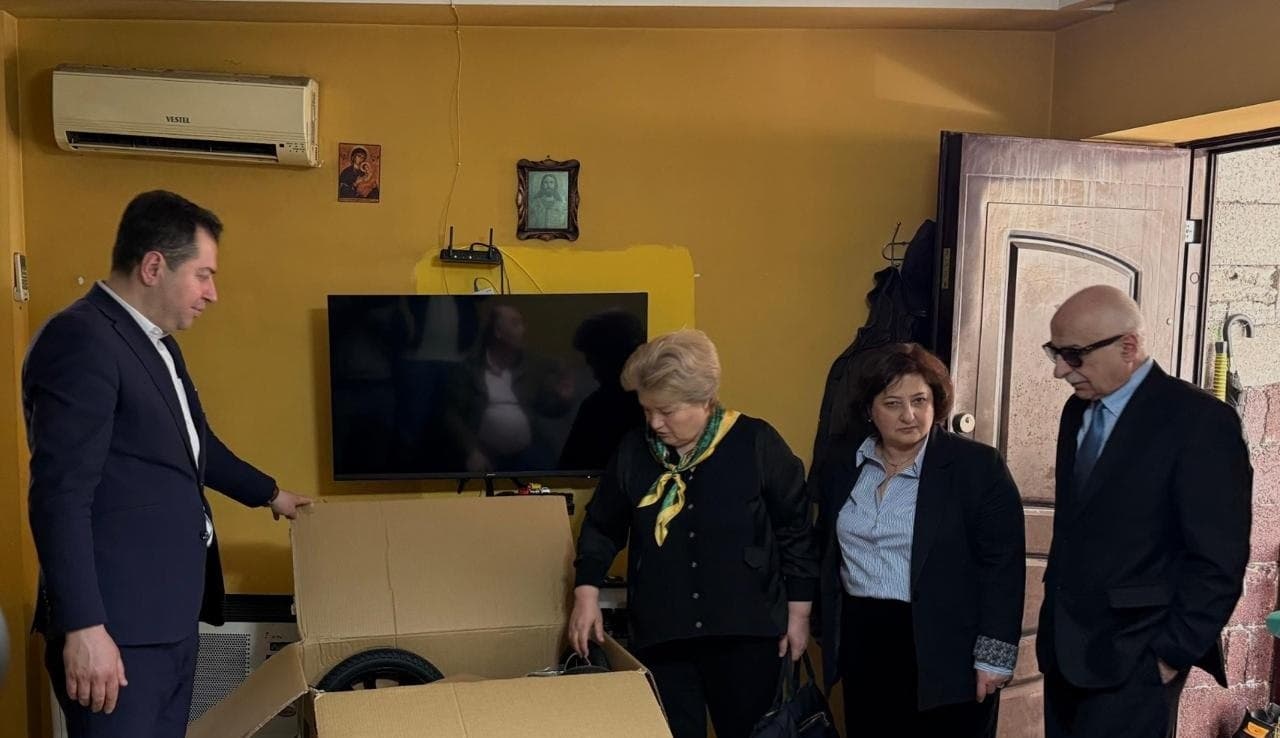 Frontnews image description