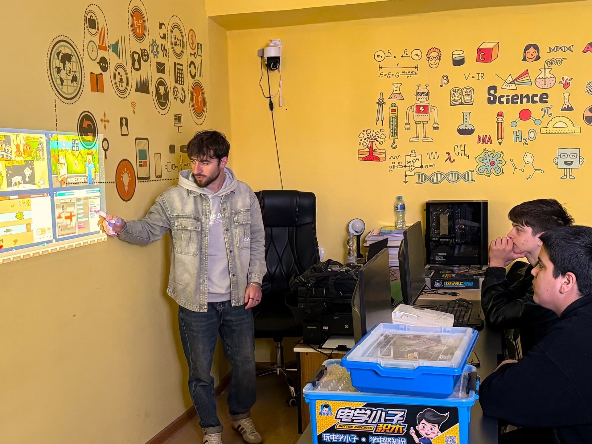 Frontnews image description