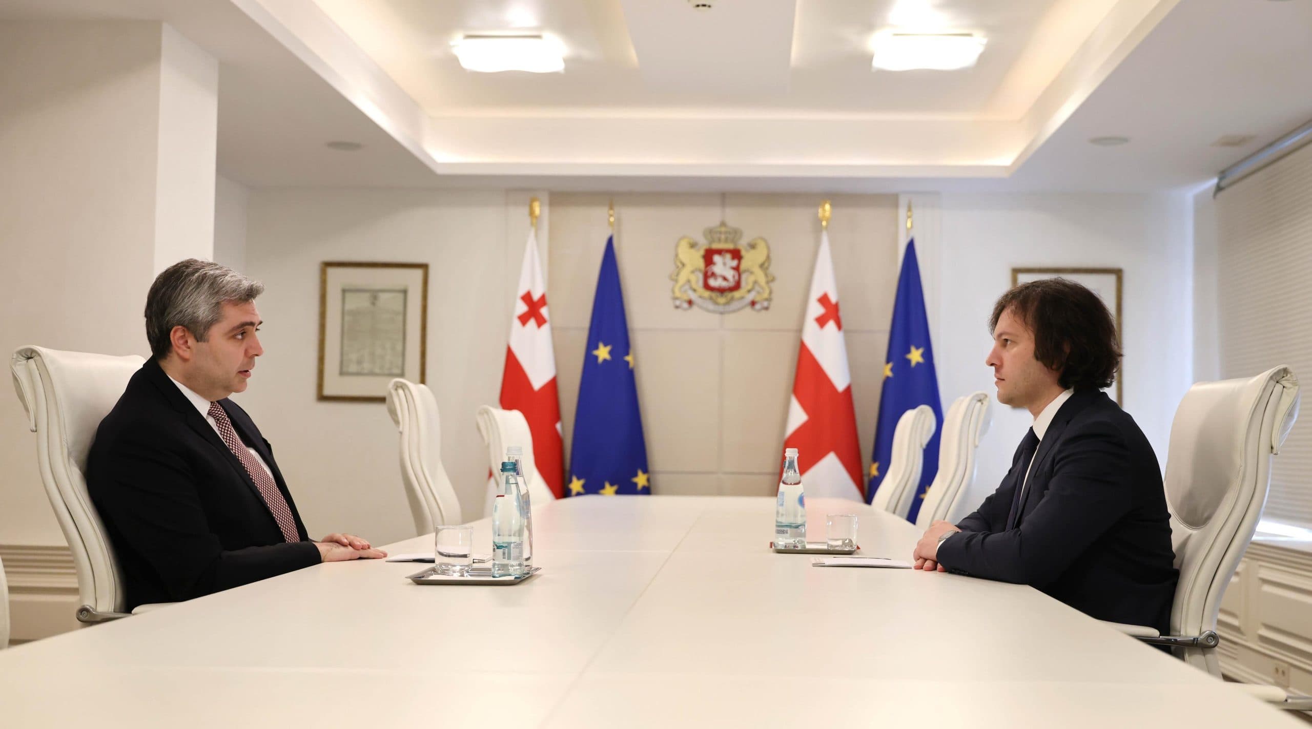 Frontnews image description