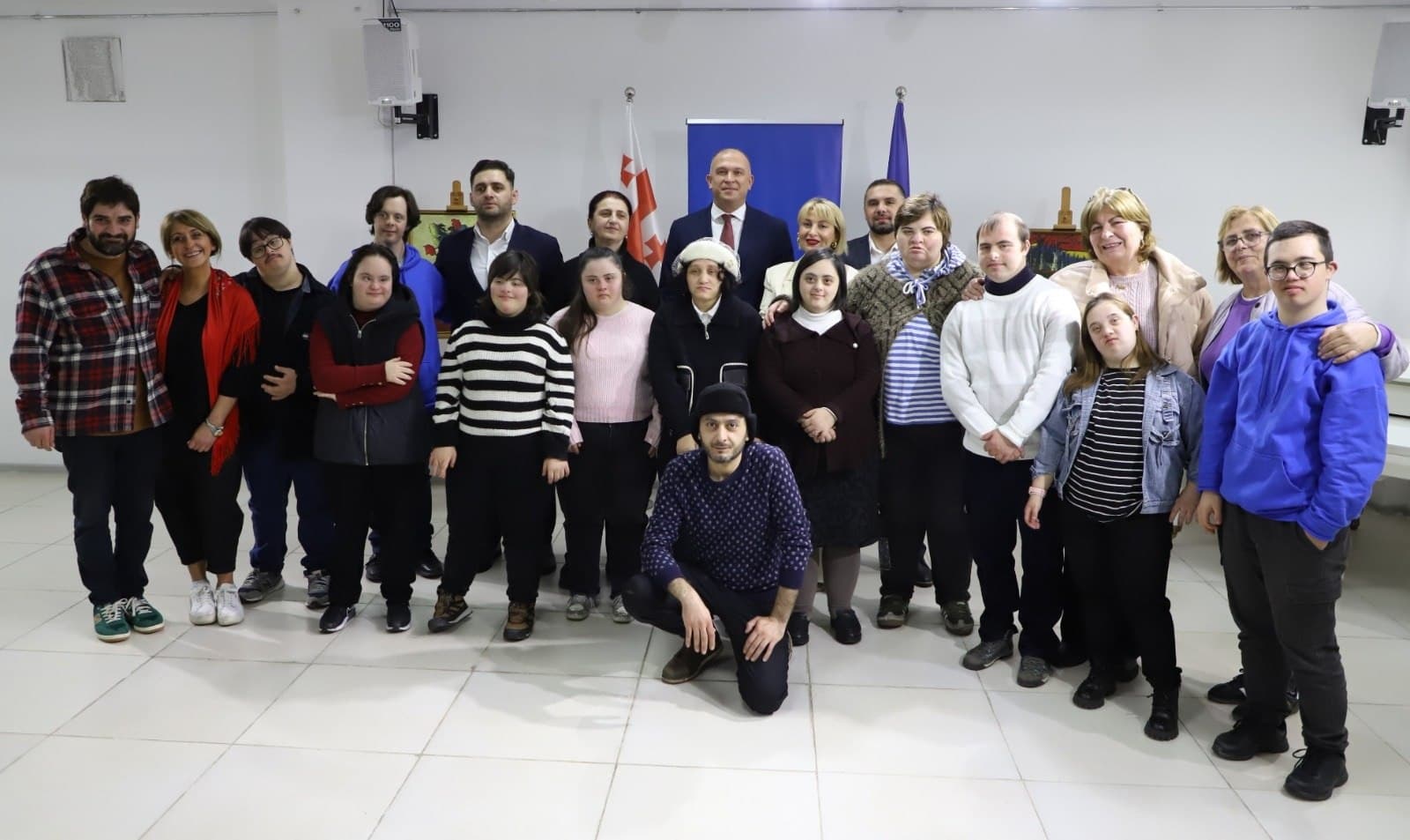 Frontnews image description