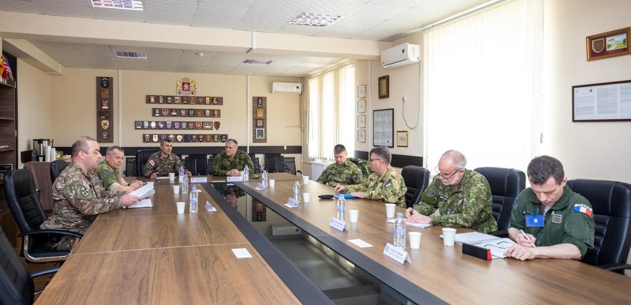 Frontnews image description