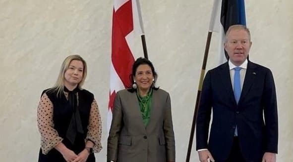 Frontnews image description