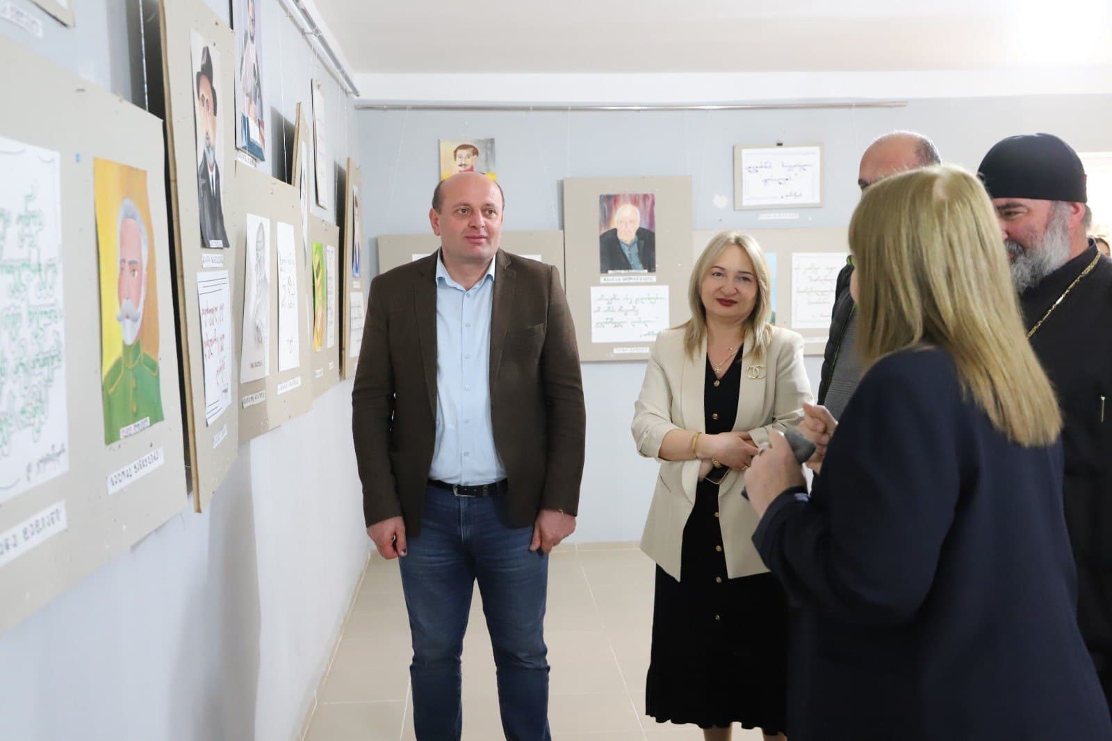 Frontnews image description