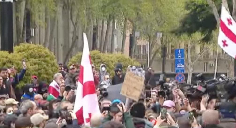 9 აპრილის მემორიალთან ვითარება დროდადრო იძაბება