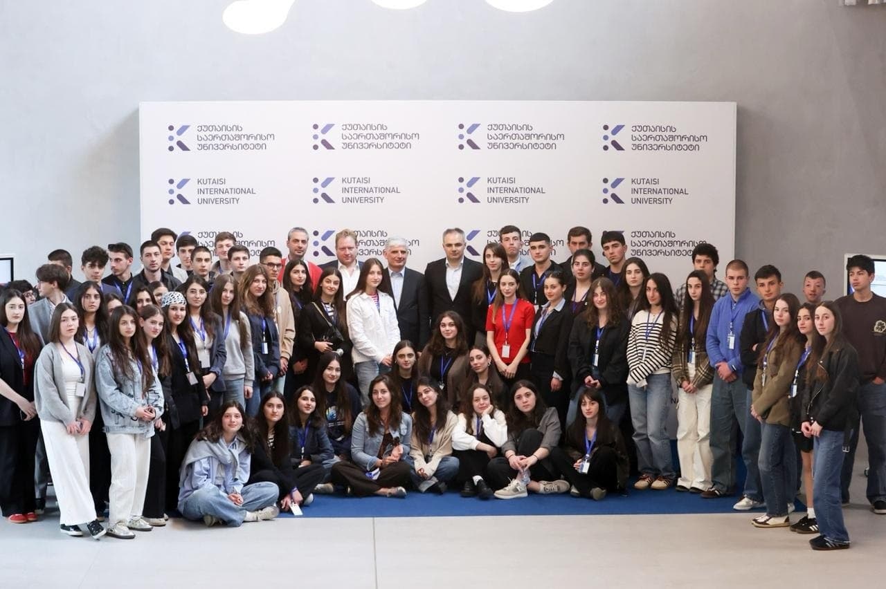 Frontnews image description