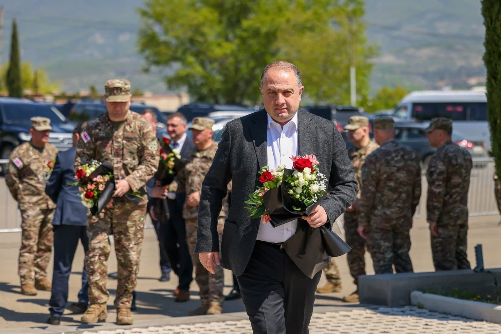 Frontnews image description