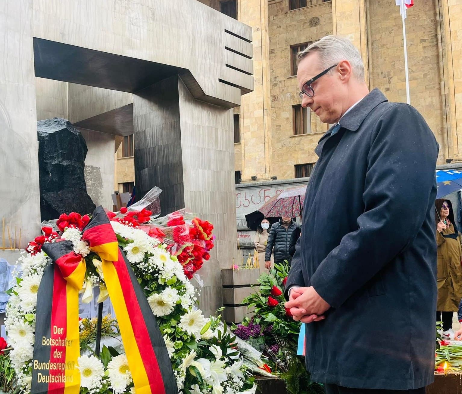 Frontnews image description