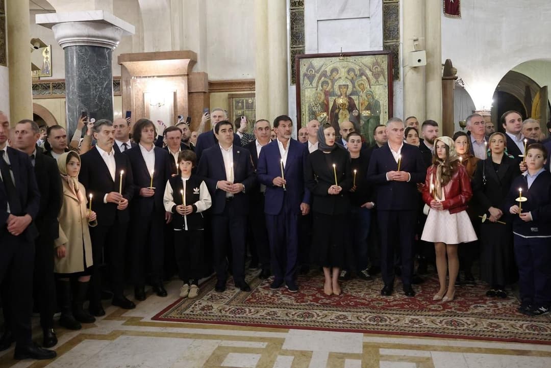 ირაკლი კობახიძე სამების საკათედრო ტაძარში სააღდგომო ლიტურგიას დაესწრო