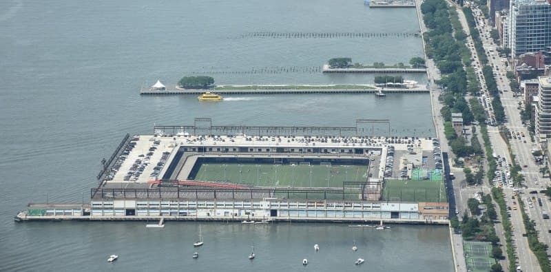 ნიუ-იორკში ვერტმფრენის ჩამოვარდნის შედეგად 6 ადამიანი დაიღუპა, მათ შორის სამი ბავშვია