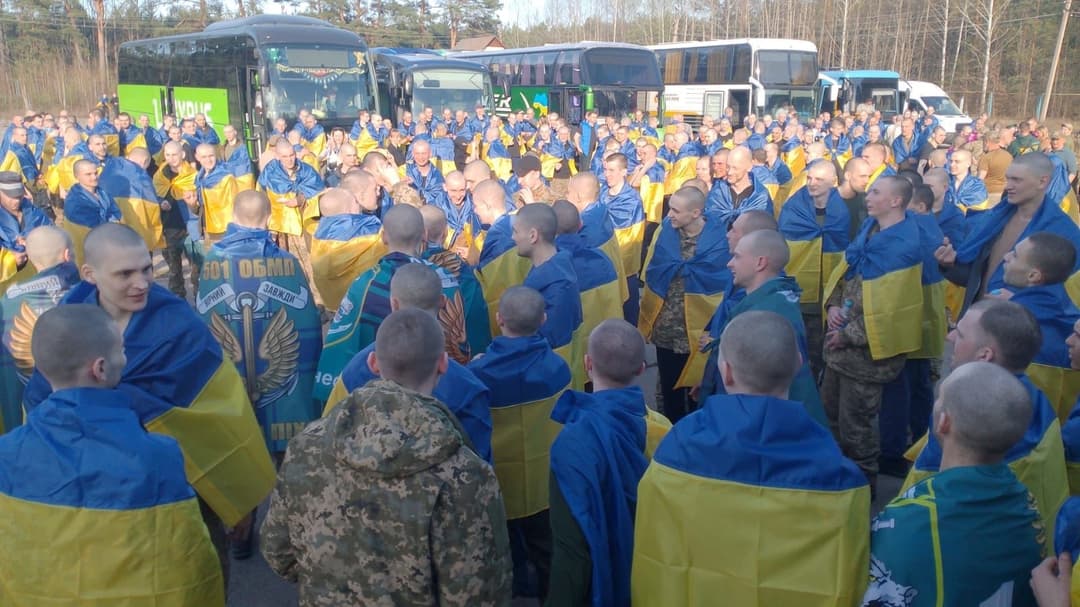 277 Ukrainian defenders freed in prisoner exchange ahead of Easter