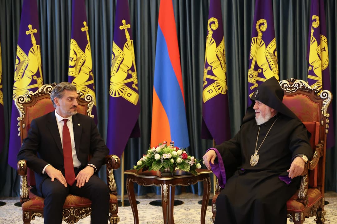 მიხეილ ყაველაშვილი სომეხთა კათალიკოს გარეგინ მეორეს შეხვდა