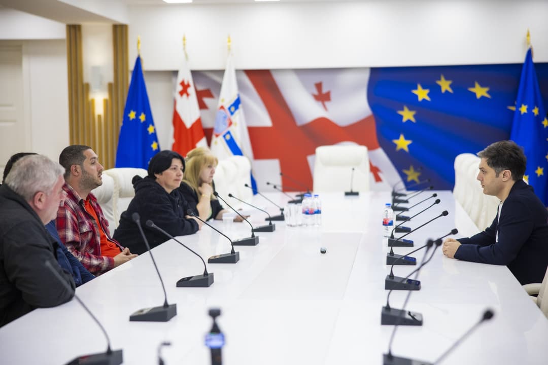 თბილისის ვიცე-მერი დაზარალებულ მოვაჭრეებს შეხვდა