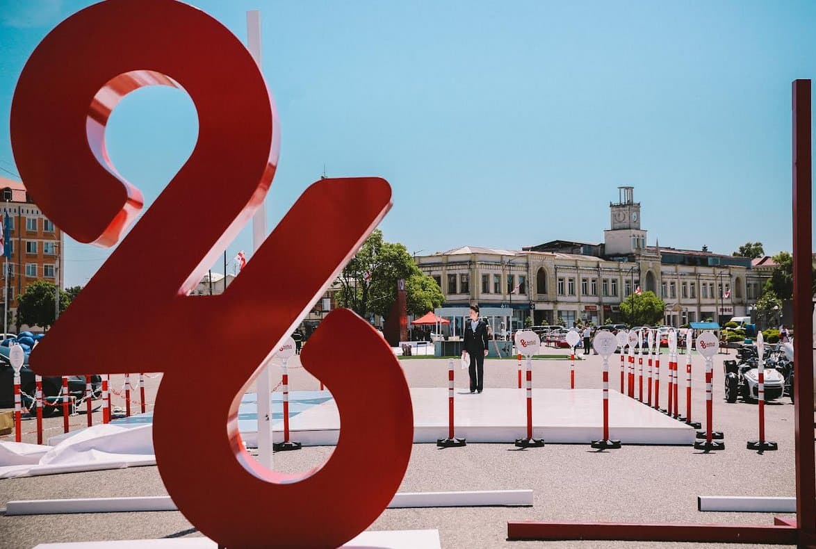 Frontnews image description