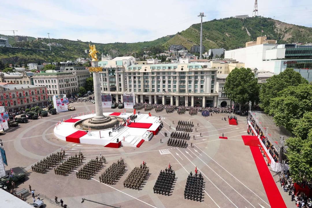 საქართველოს დამოუკიდებლობის დღე თავისუფლების მოედანზე რეკრუტების მიერ საზეიმო ფიცის დადებით აღინიშნა